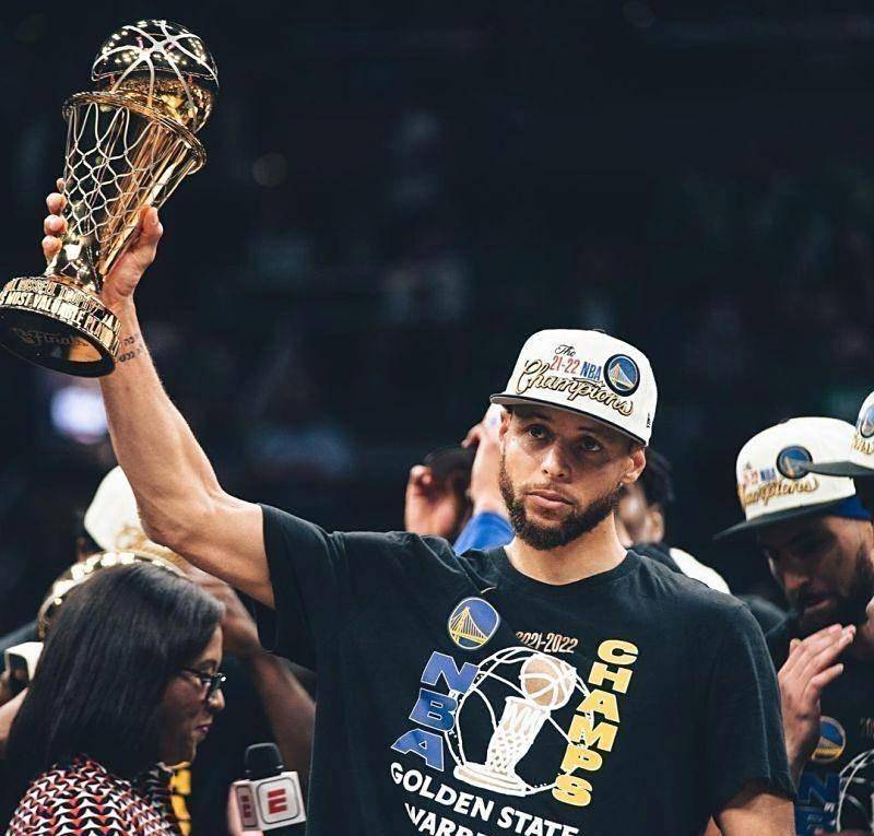  库里回归赛场，问鼎冠军首场状态亮眼，TL观众沸腾！-ky注册网站